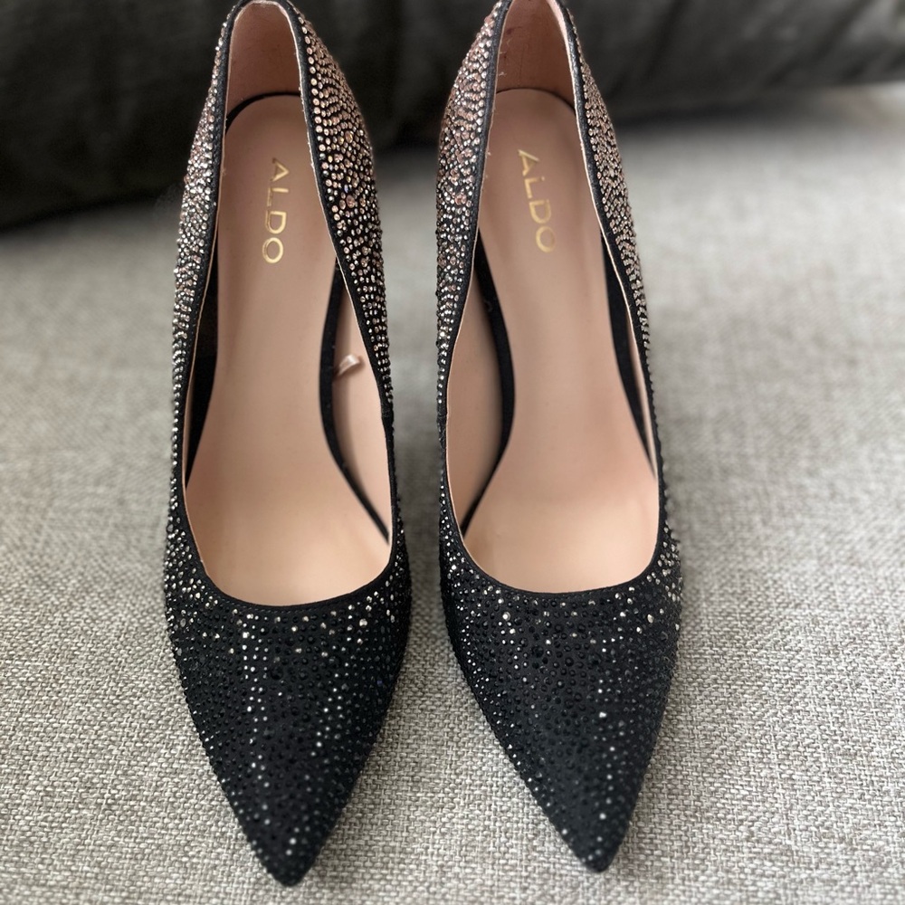 ALDO black and gold jewel encrusted 4 in pump, size 8